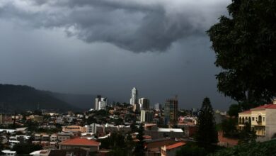 Pronostican ingreso de onda tropical con lluvias intensas en todo el país