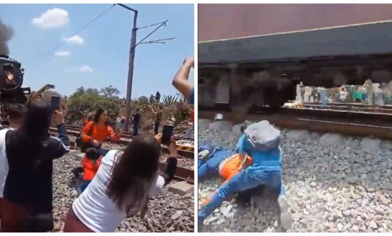 Mujer fallece tras ser golpeada por tren de vapor mientras intentaba tomarse una selfie (VIDEO)