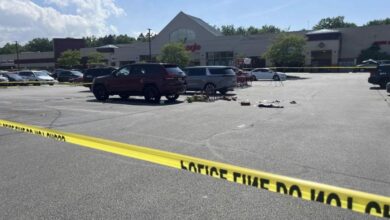 Niño de 3 años muere apuñalado en estacionamiento de supermercado en Ohio