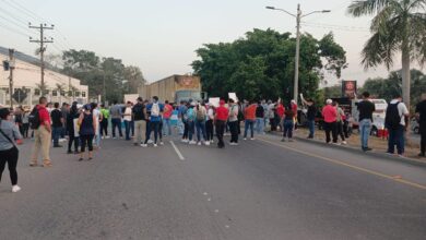 Empleados de maquila en Villanueva, Cortés, protestan exigiendo sus derechos