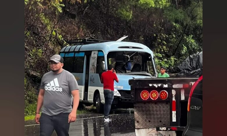 Al menos dos muertos y varios heridos en fatal accidente de autobús Comayagua