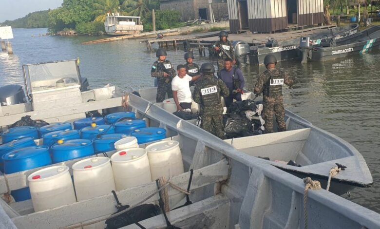 Fuerza Naval intercepta embarcación con 500 kg de droga en el Caribe hondureño