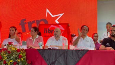 Líderes liberales se unen al partido Libre en La Ceiba