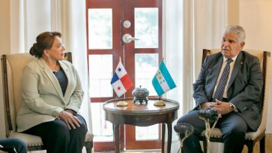 Presidenta Xiomara Castro sostiene reunión bilateral con presidente de Panamá
