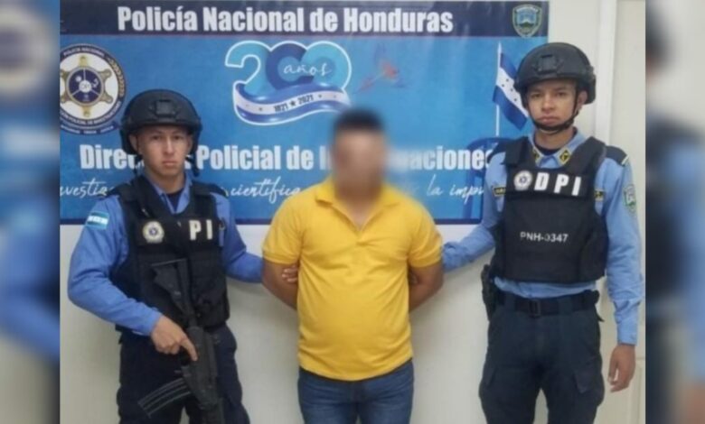 Sentencian a policía de la DPI por traficar personas ilegalmente a EEUU