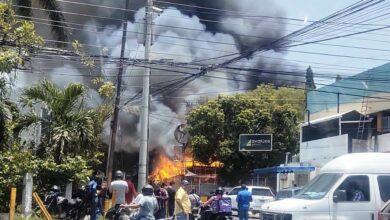 Incendio consume restaurante en San Pedro Sula sin dejar víctimas