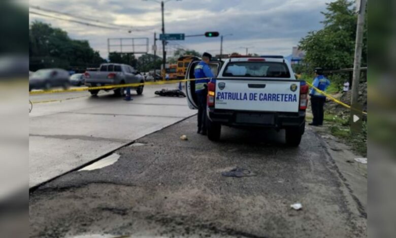 Motociclista pierde la vida tras chocar con un caballo en La Lima