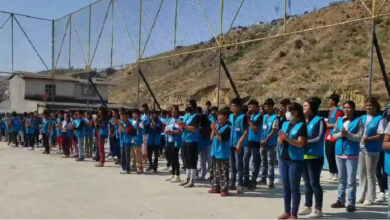 Niños migrantes se gradúan en la primera escuela en albergue de la frontera norte de México