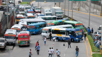 Transportistas anuncian protestas ante incumplimiento del pago de subsidios