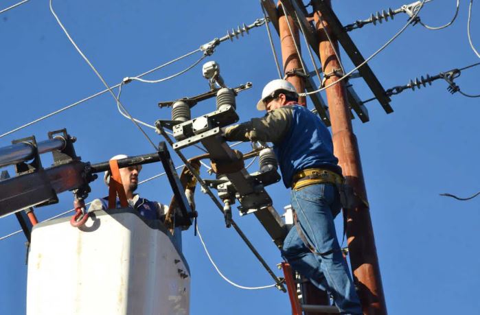 Lluvias y vientos dejaron sin energía eléctrica a varios municipios de Comayagua