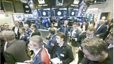 Wall Street cierra en rojo y el efecto rebote tras el caos del lunes se desinfla