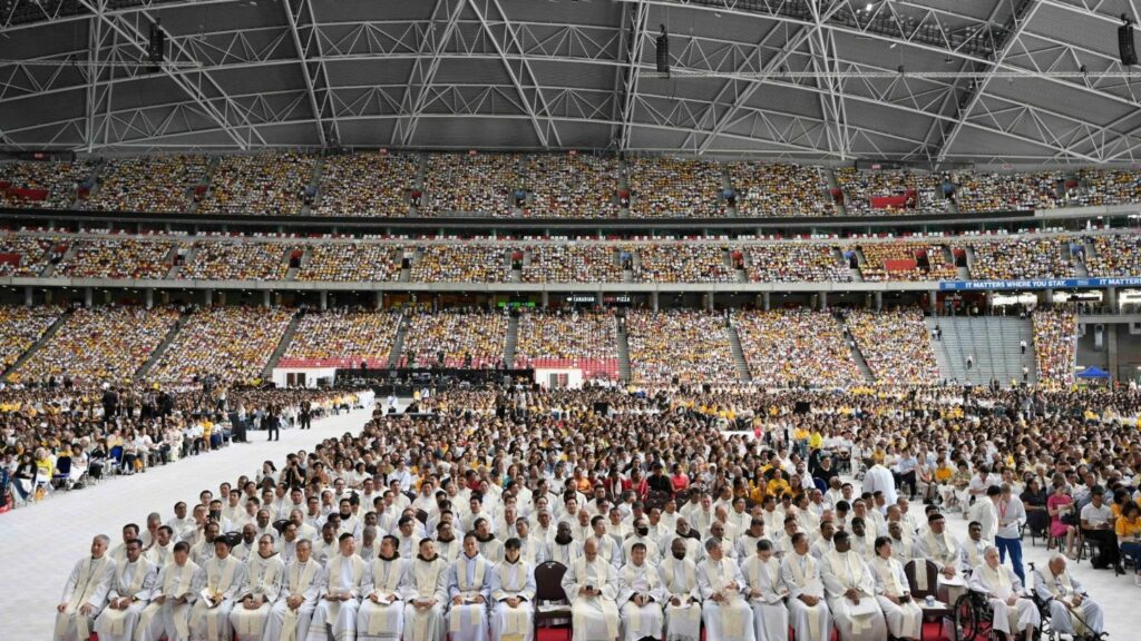 El Papa Francisco preside misa para 50,000 fieles en el majestuoso ‘Sport Hub’ de Singapur