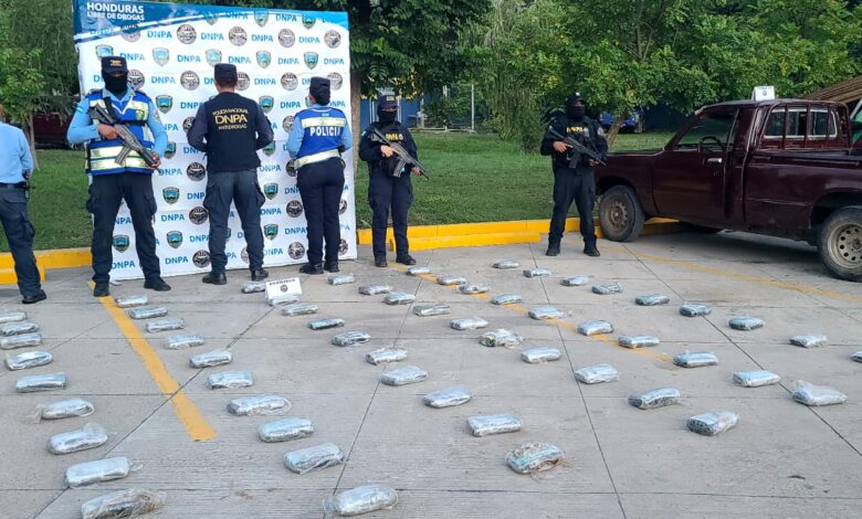 Policía Nacional decomisa 62 paquetes de droga en Comayagua