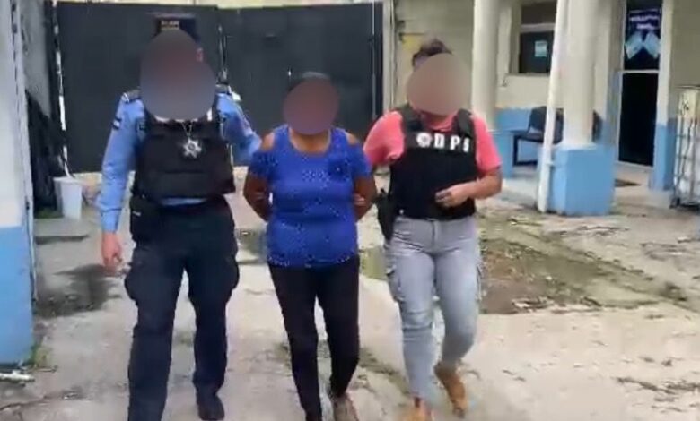 Capturan a mujer por explotar a una menor de edad