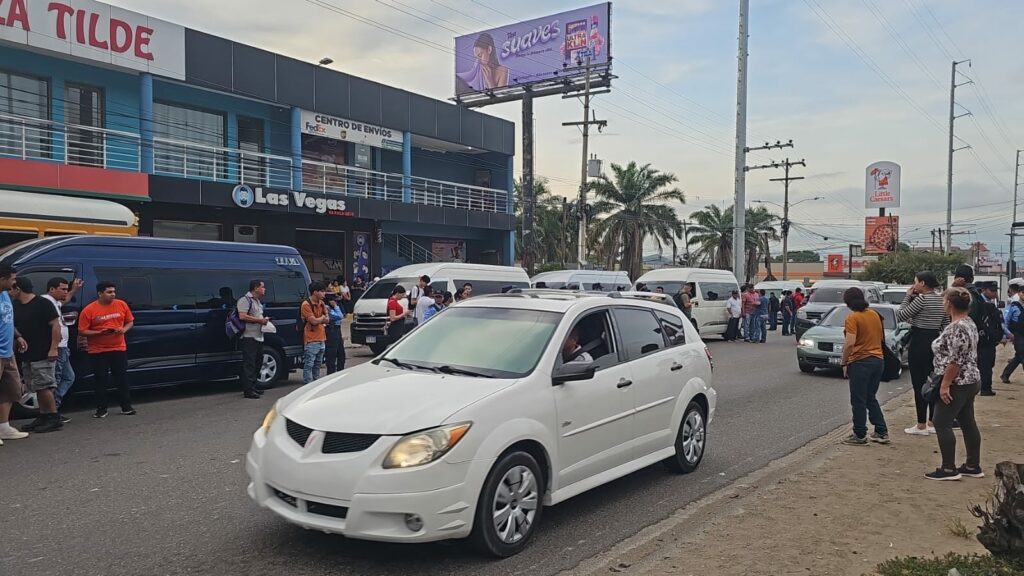 Paro de transporte urbano en Cortés por cobro de extorsión afecta a varias zonas