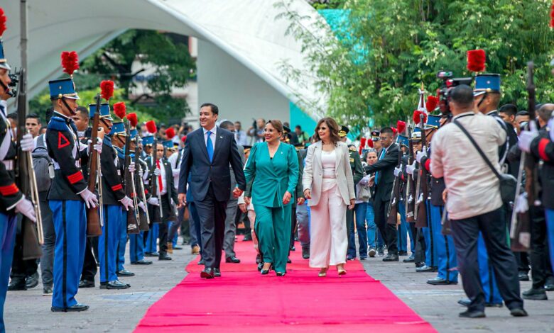 Presidenta Castro encabeza celebración del 203 aniversario de la independencia de Honduras