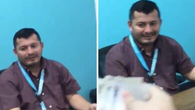 ¡Escándalo! Video muestra al administrador de aduna 'La Mesa' recibiendo coimas