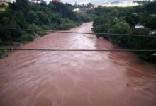 Evacuan a 90 personas en Tegucigalpa por filtraciones del río Choluteca