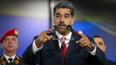 Maduro invoca al espíritu de Maradona para que "jale de las patas" a Milei y no lo "deje dormir"