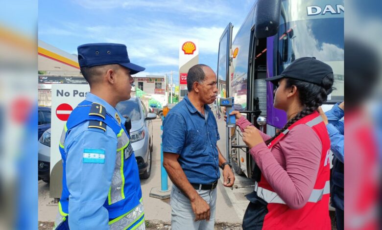 Policía Nacional en operativos por feriado morazánico