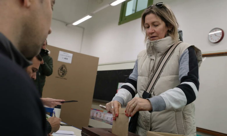 Uruguay inicia votación para elegir presidente y renovar el Parlamento