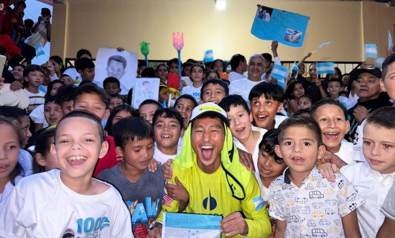 Shin Fujiyama inaugura la escuela número 75 en El Espíritu, Copán