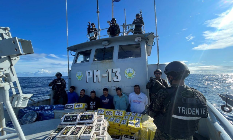 Fuerza Naval de El Salvador intercepta embarcación con 1,551 kilos de cocaína