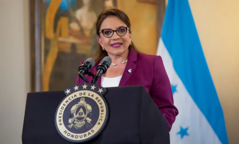 Presidenta Xiomara Castro felicita a Yamandú Orsi por su triunfo en Uruguay