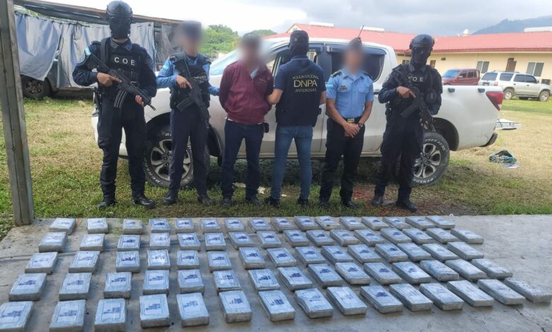 Policía Nacional incauta 77 kilos de cocaína con marquilla “LA” en Yoro