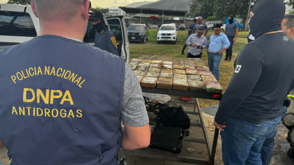 Decomisan 62 kilos de cocaína y dos armas de fuego en operativos en San Pedro Sula