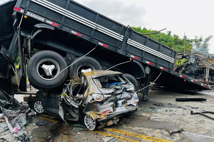 Tragedia en Brasil: 22 muertos en un accidente de autobús