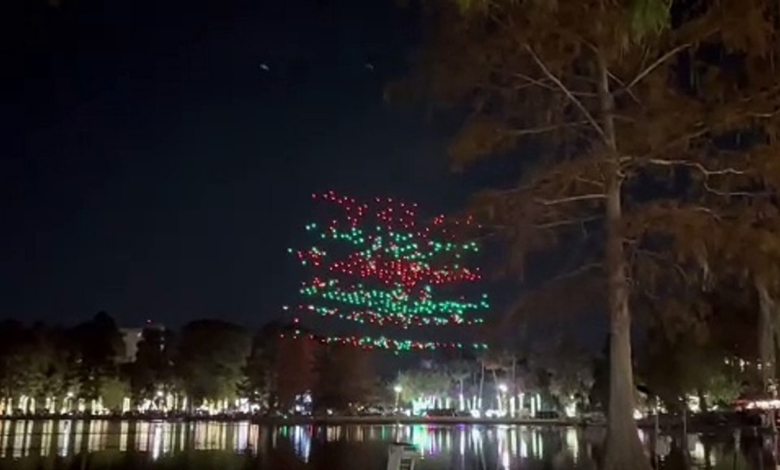 Así fue el momento cuando dron cae sobre niño durante espectáculo navideño