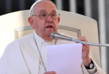 Papa Francisco insta a las familias a dialogar durante las comidas y evitar los teléfonos