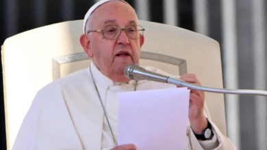 Papa Francisco insta a las familias a dialogar durante las comidas y evitar los teléfonos