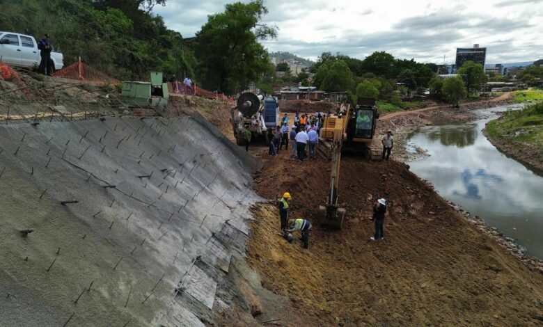 Aldana y cooperación alemana supervisan avances de inversiones en obras de mitigación en la capital.