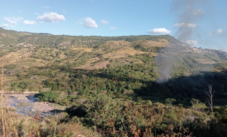 Helicóptero cae en la colonia Cerro Grande de Tegucigalpa