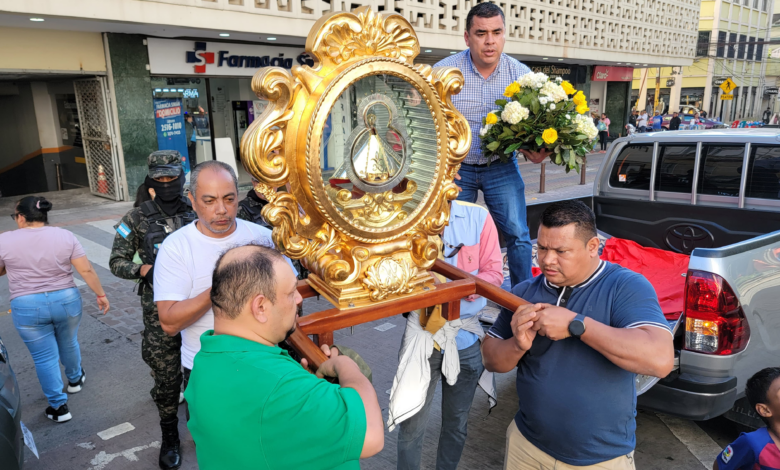 La Virgen de Suyapa inicia peregrinación por Tegucigalpa en su 278 aniversario de hallazgo