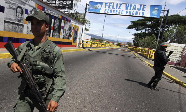 Venezuela cierra su frontera con Colombia y suspende vuelos