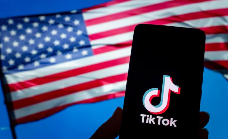 TikTok comienza a restablecer su servicio en EE. UU. tras compromiso con Donald Trump