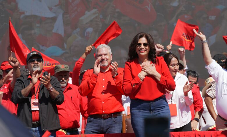 Rixi Moncada lanza su campaña presidencial con un llamado a la resistencia popular