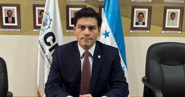 Marlon Ochoa apoya internet satelital para elecciones primarias 2025