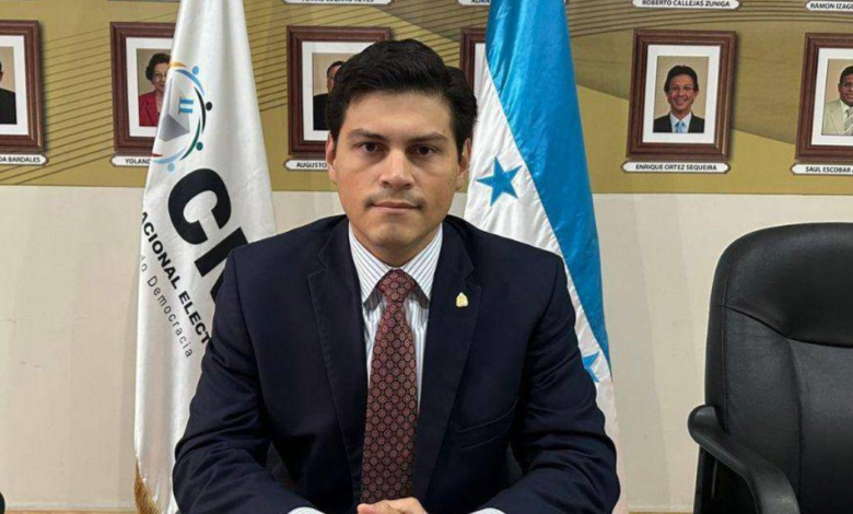 Marlon Ochoa apoya internet satelital para elecciones primarias 2025