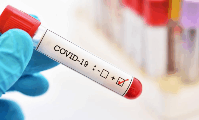 Variante NB.1.8.1 del Covid-19 preocupa por su alta propagación, advierte la OMS