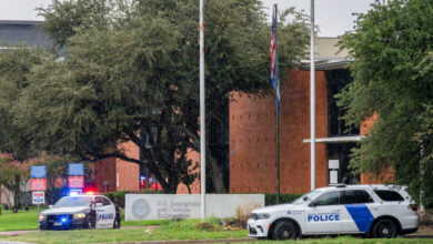 Sube a tres la cifra de muertos tras ataque armado en edificio de ICE en Texas